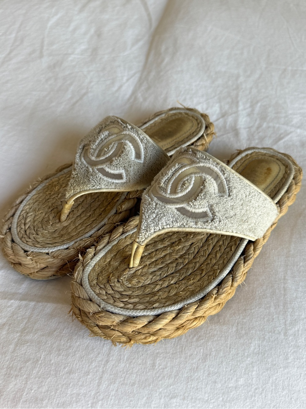 CHANEL Cream Rope Logo Thong Espadrille Slides - Picture 4 of 4